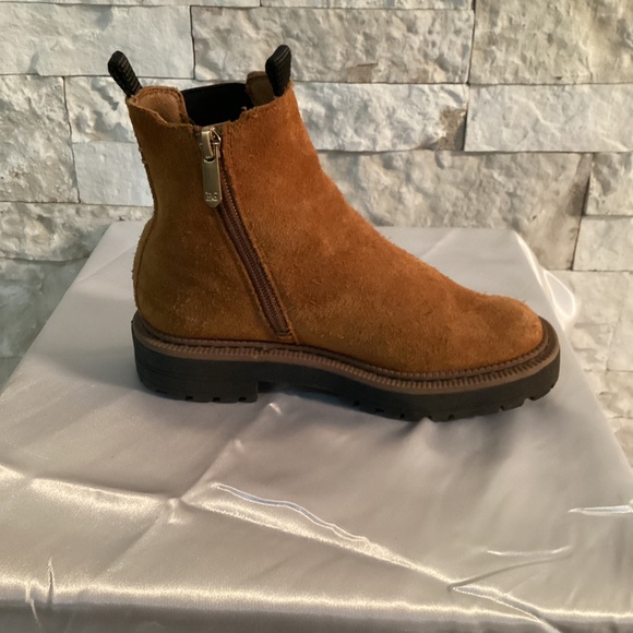 Sam Edelman Laguna Chelsea Boots (Kids) - Picture 4 of 16
